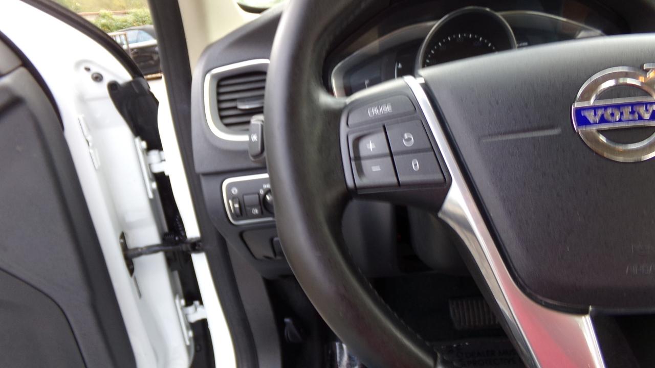 Volvo S60 Inscription 4dr Sdn T5 Drive-E Premier FWD 2016