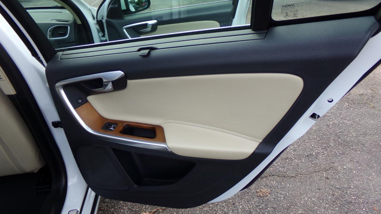 Volvo S60 Inscription 4dr Sdn T5 Drive-E Premier FWD 2016