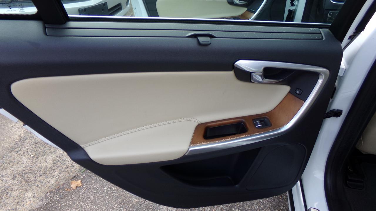 Volvo S60 Inscription 4dr Sdn T5 Drive-E Premier FWD 2016