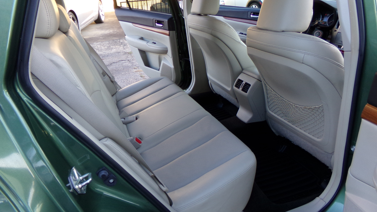 Subaru Outback 4dr Wgn H4 Auto 2.5i Limited 2013