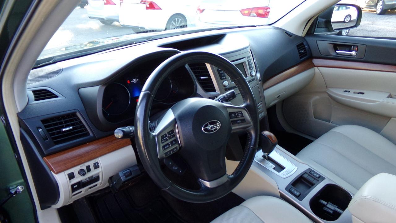 Subaru Outback 4dr Wgn H4 Auto 2.5i Limited 2013