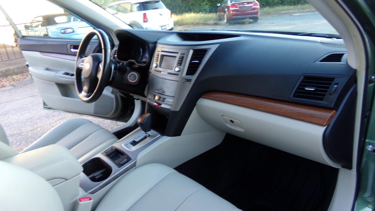 Subaru Outback 4dr Wgn H4 Auto 2.5i Limited 2013