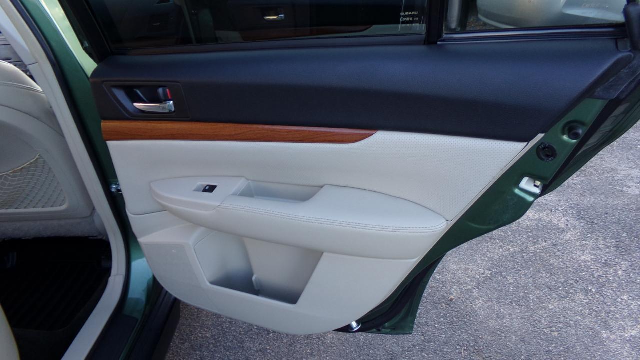 Subaru Outback 4dr Wgn H4 Auto 2.5i Limited 2013