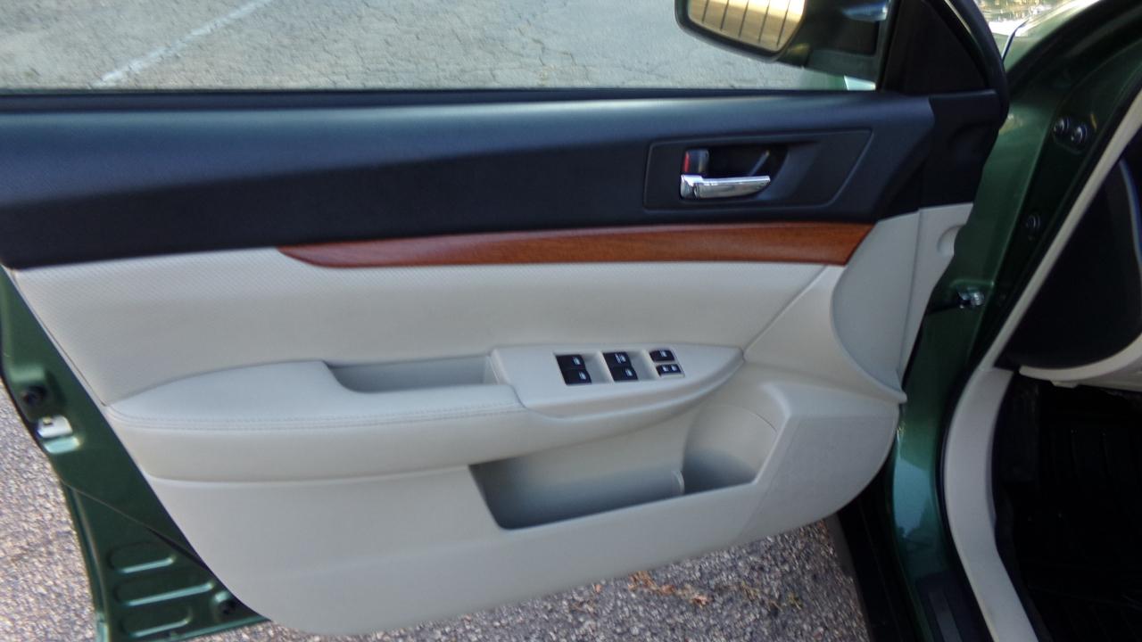 Subaru Outback 4dr Wgn H4 Auto 2.5i Limited 2013