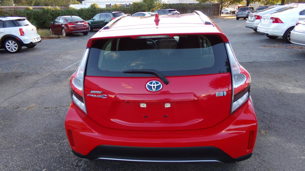 Toyota Prius c Three (Natl) 2018