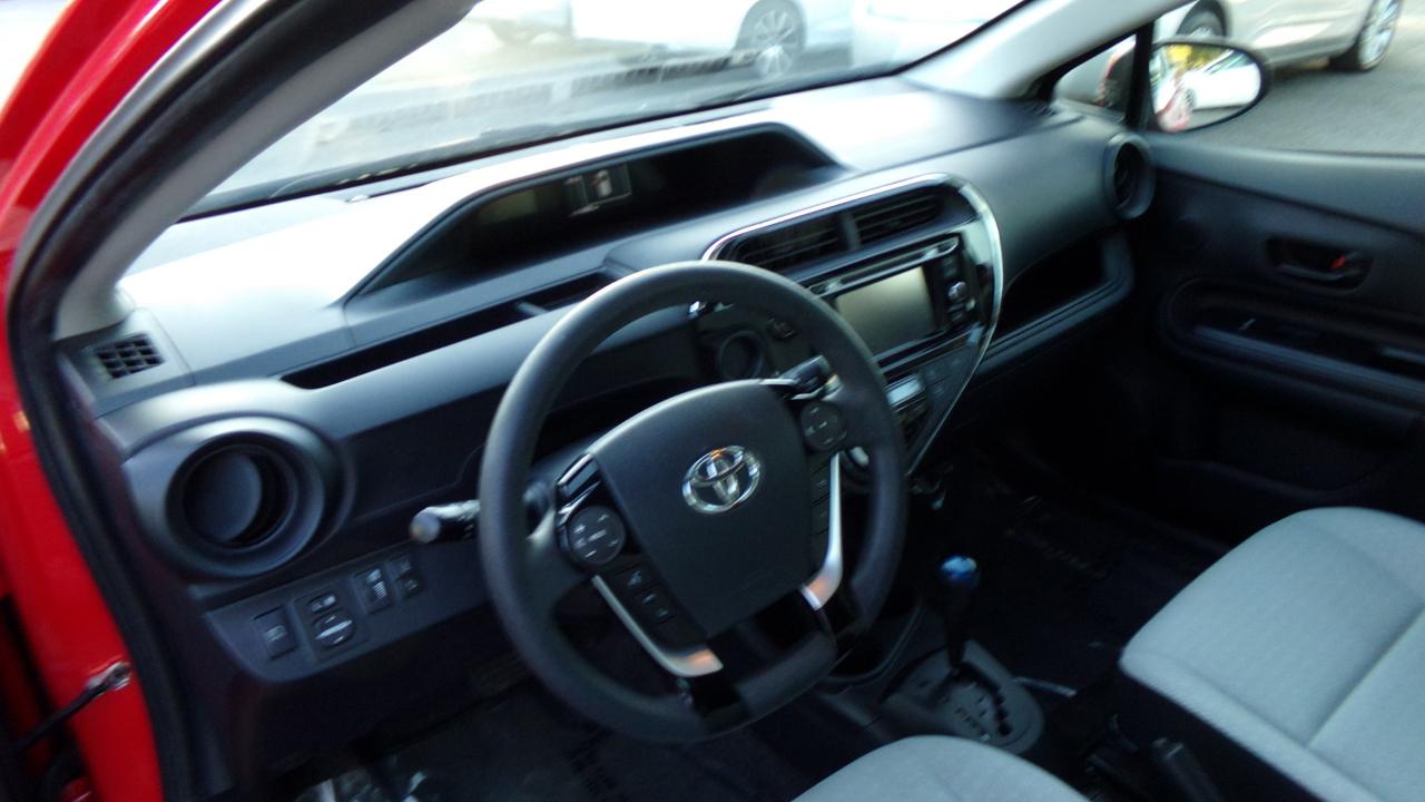 Toyota Prius c Three (Natl) 2018