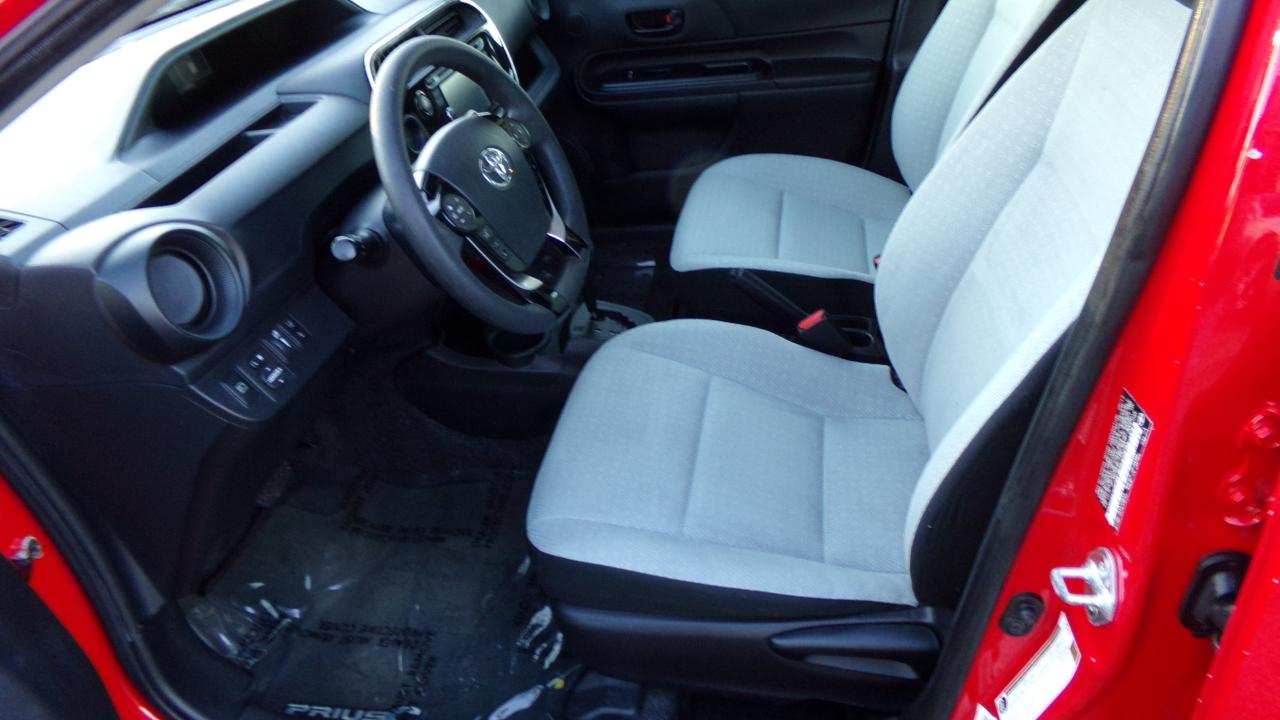 Toyota Prius c Three (Natl) 2018