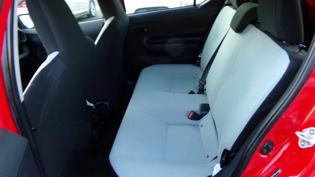 Toyota Prius c Three (Natl) 2018