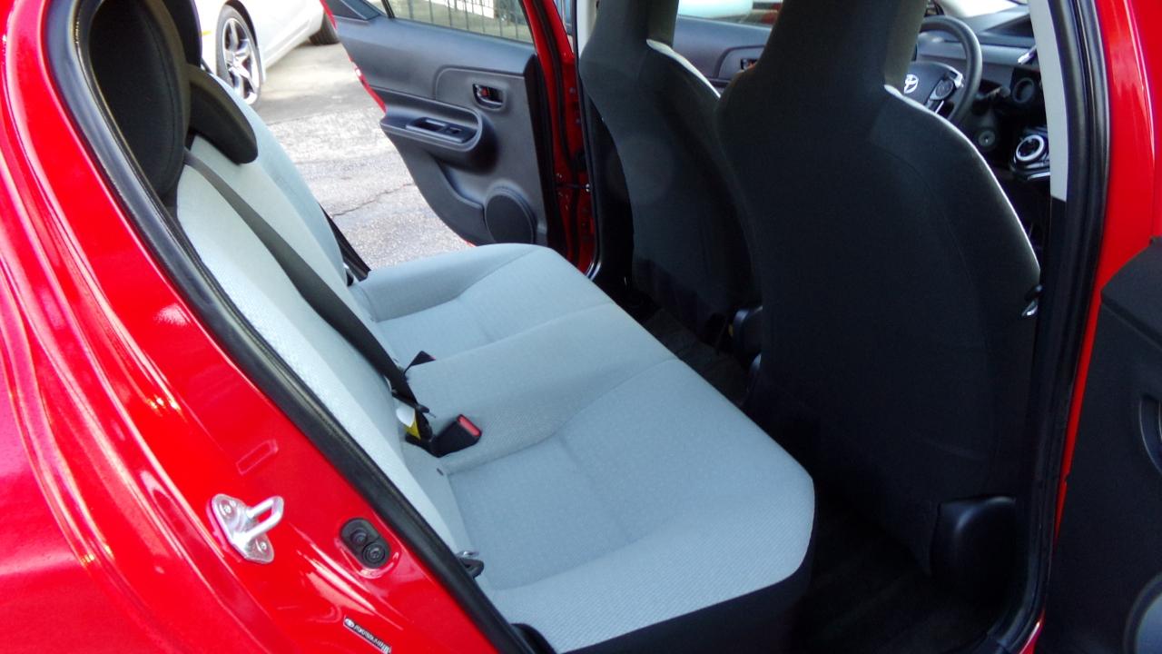 Toyota Prius c Three (Natl) 2018