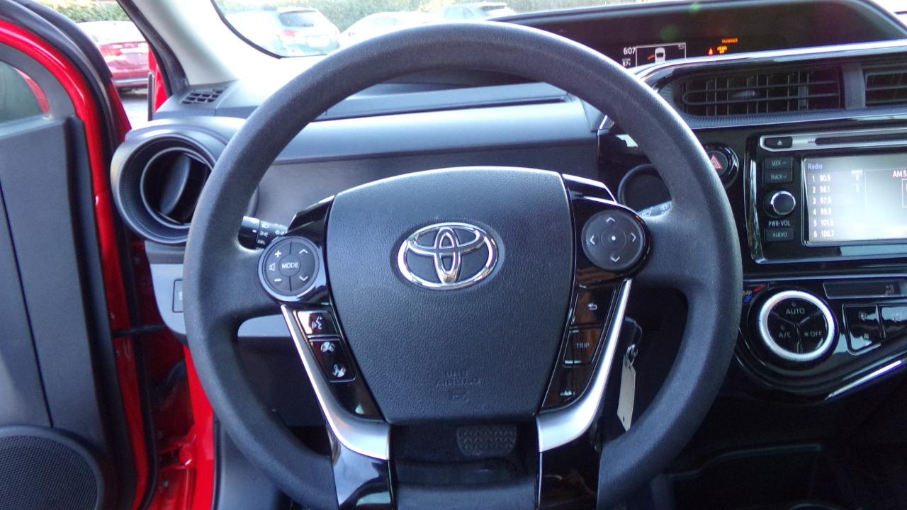 Toyota Prius c Three (Natl) 2018