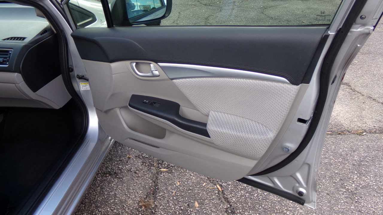 Honda Civic Hybrid 4dr Sdn L4 CVT 2015 Honda Civic Hybrid 4dr Sdn L4 CVT 2015