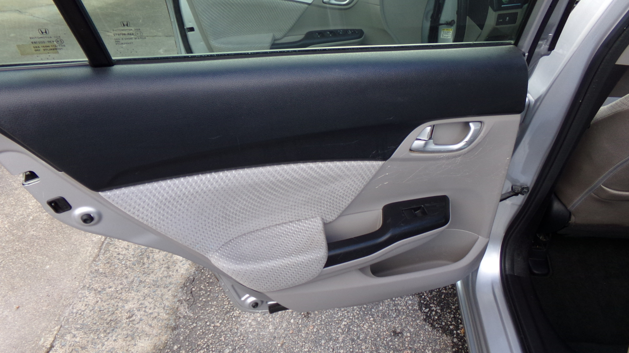 Honda Civic Hybrid 4dr Sdn L4 CVT 2015 Honda Civic Hybrid 4dr Sdn L4 CVT 2015