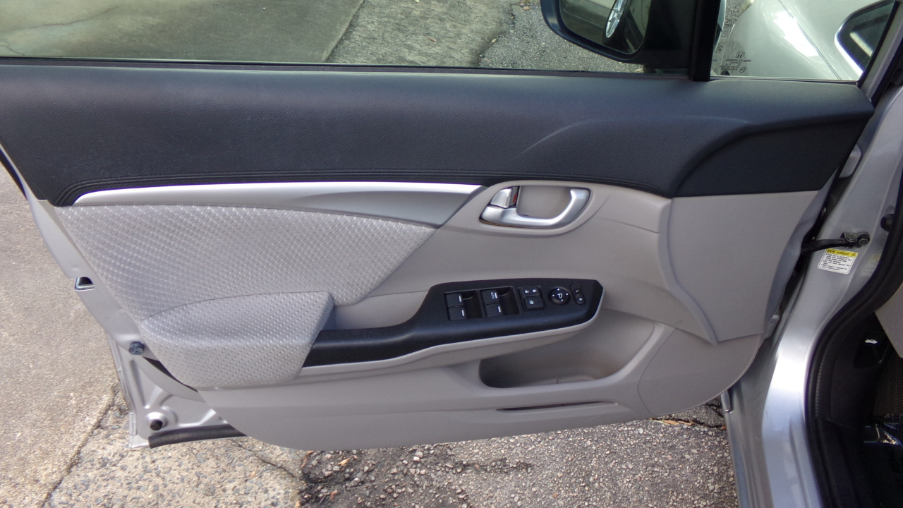 Honda Civic Hybrid 4dr Sdn L4 CVT 2015 Honda Civic Hybrid 4dr Sdn L4 CVT 2015