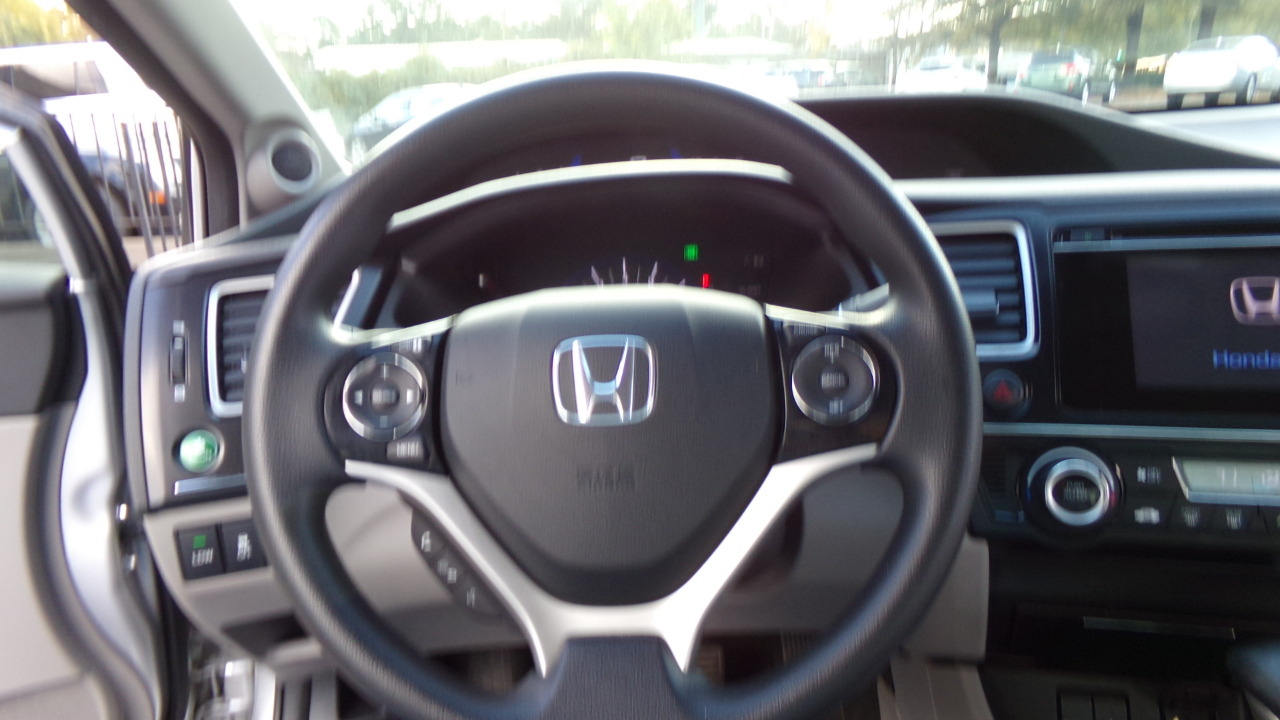 Honda Civic Hybrid 4dr Sdn L4 CVT 2015 Honda Civic Hybrid 4dr Sdn L4 CVT 2015