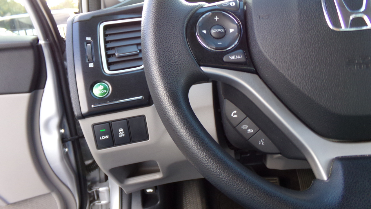 Honda Civic Hybrid 4dr Sdn L4 CVT 2015 Honda Civic Hybrid 4dr Sdn L4 CVT 2015