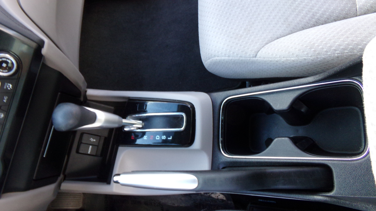 Honda Civic Hybrid 4dr Sdn L4 CVT 2015 Honda Civic Hybrid 4dr Sdn L4 CVT 2015