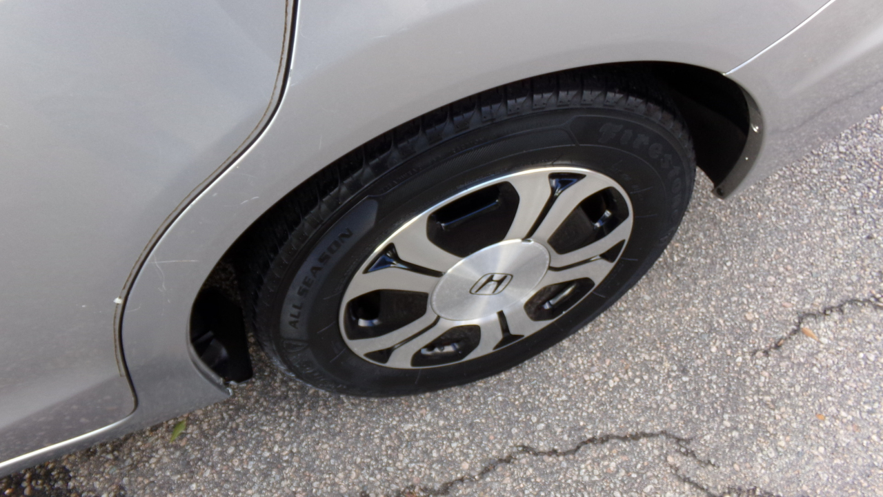 Honda Civic Hybrid 4dr Sdn L4 CVT 2015 Honda Civic Hybrid 4dr Sdn L4 CVT 2015