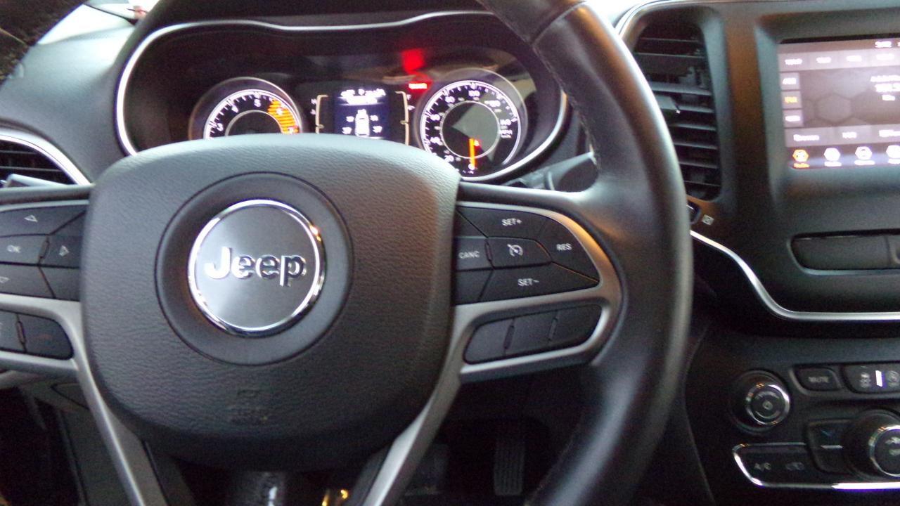 2019 Jeep Cherokee Latitude Plus - Photo 26