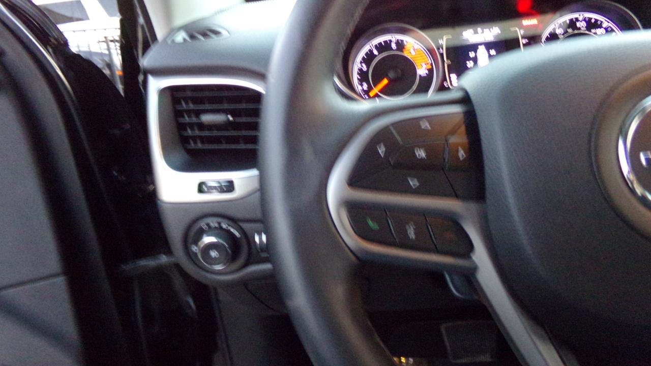2019 Jeep Cherokee Latitude Plus - Photo 27