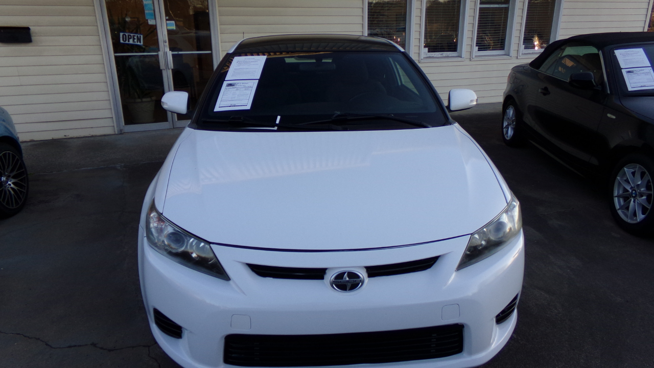 Scion tC 2dr HB Man (Natl) 2013