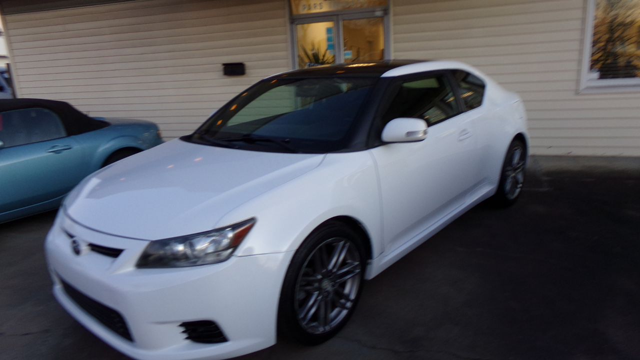 Scion tC 2dr HB Man (Natl) 2013