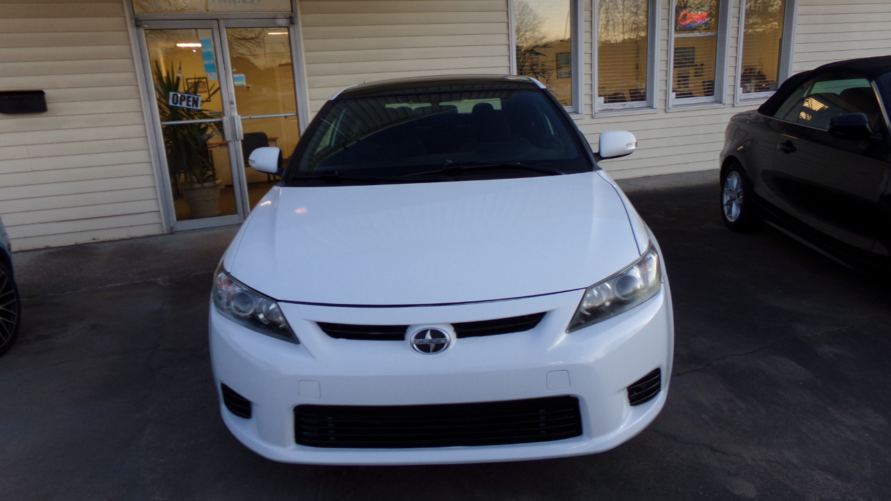 Scion tC 2dr HB Man (Natl) 2013