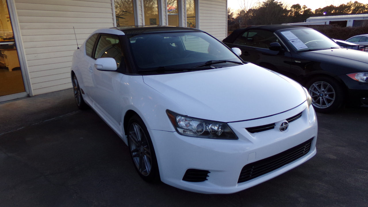 Scion tC 2dr HB Man (Natl) 2013