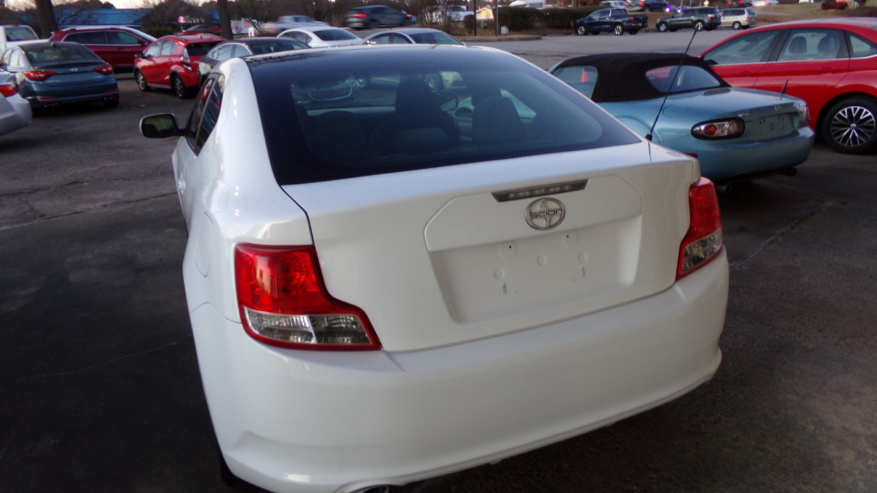 Scion tC 2dr HB Man (Natl) 2013