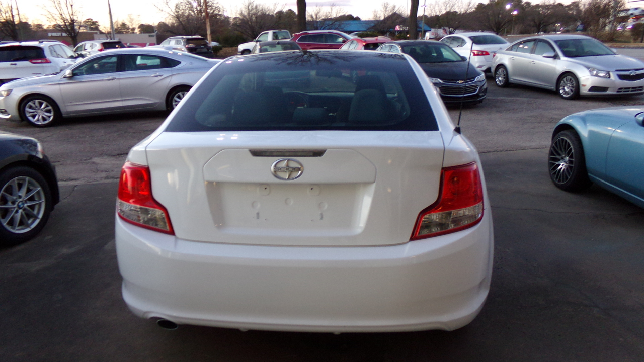 Scion tC 2dr HB Man (Natl) 2013