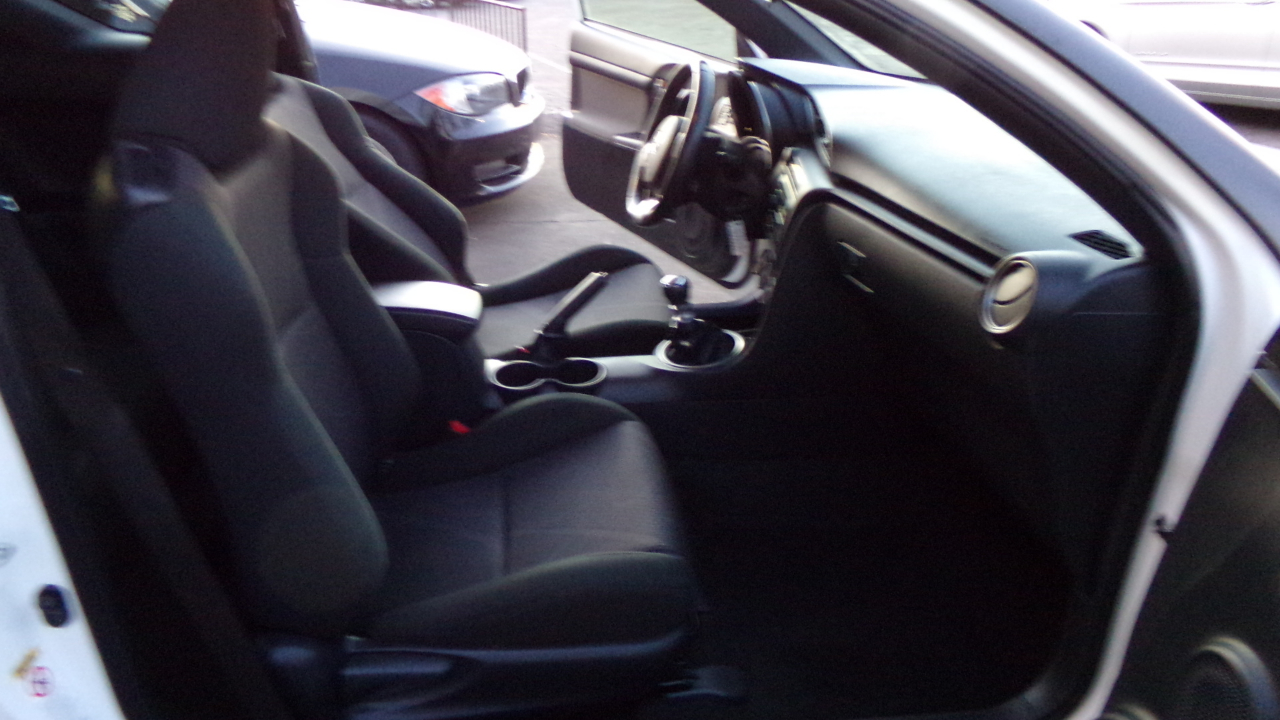 Scion tC 2dr HB Man (Natl) 2013