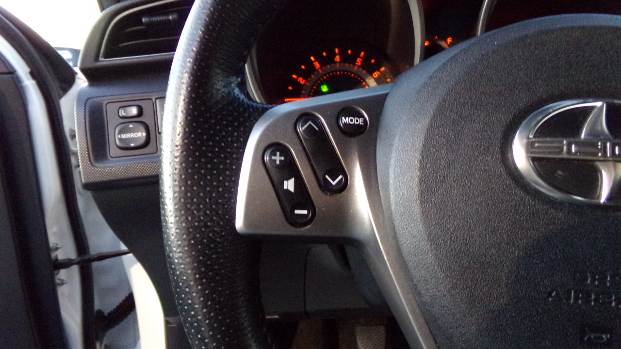 Scion tC 2dr HB Man (Natl) 2013