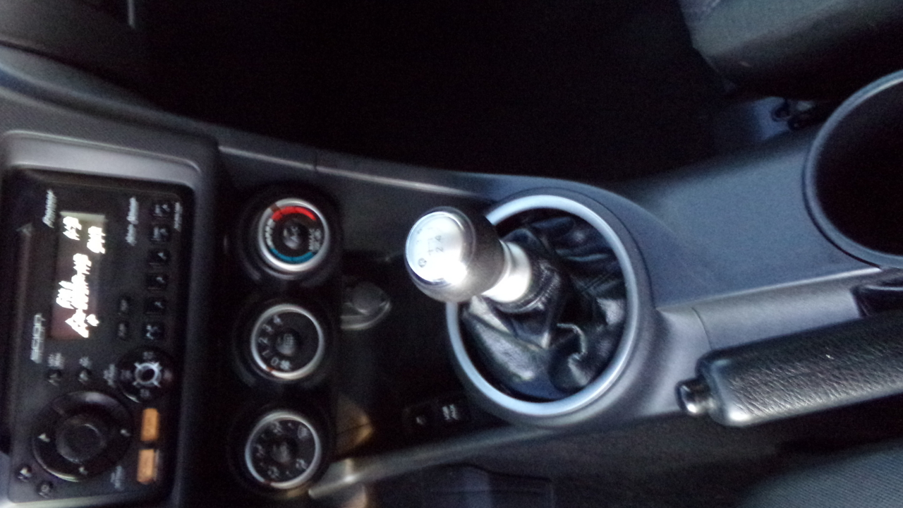 Scion tC 2dr HB Man (Natl) 2013