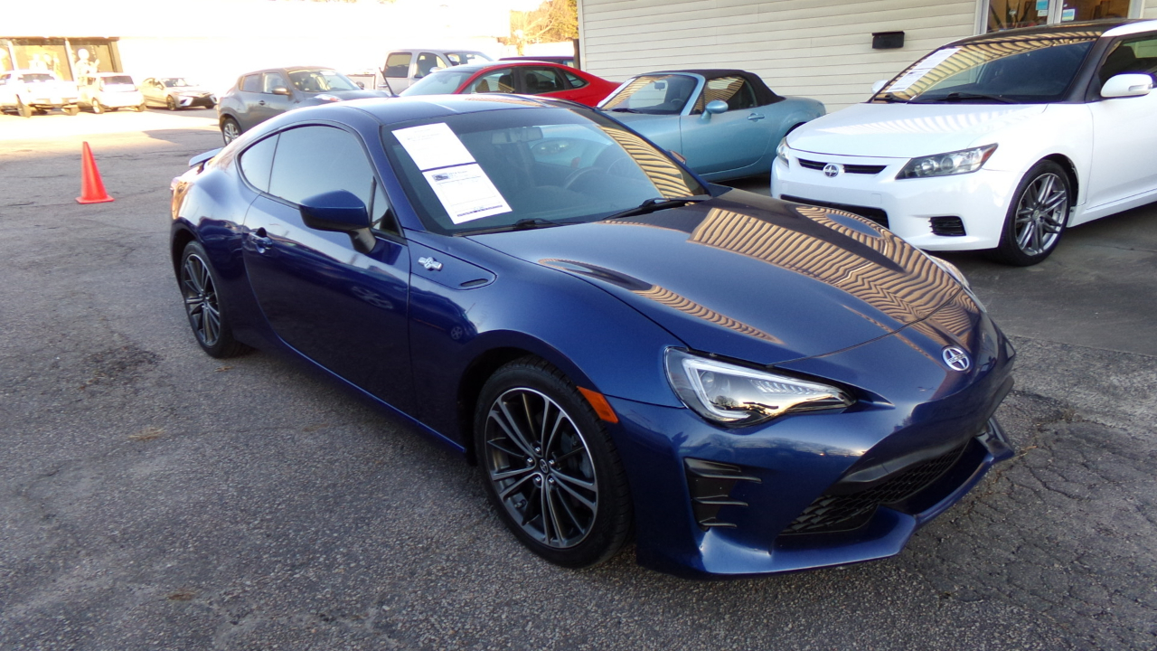 Scion FR-S 2dr Cpe Auto (Natl) 2014