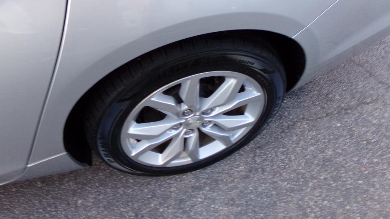 Chevrolet Impala 4dr Sdn LT w/1LT 2018