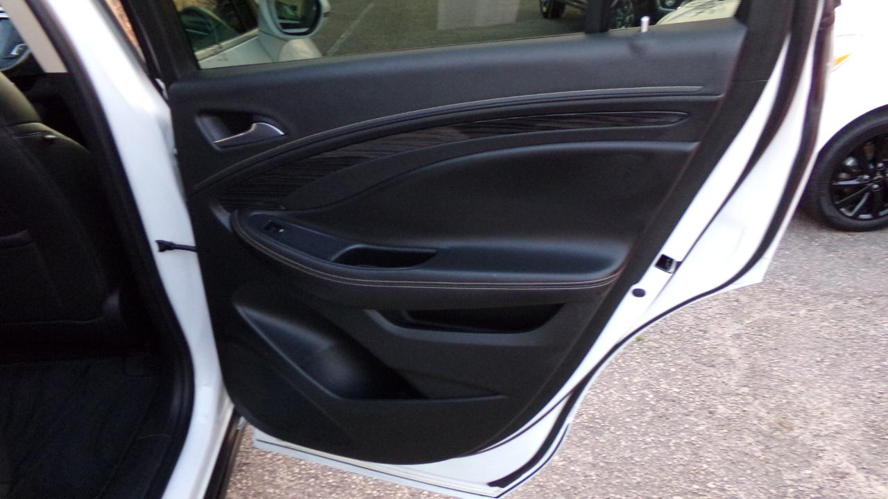 Buick Envision FWD 4dr Essence 2017