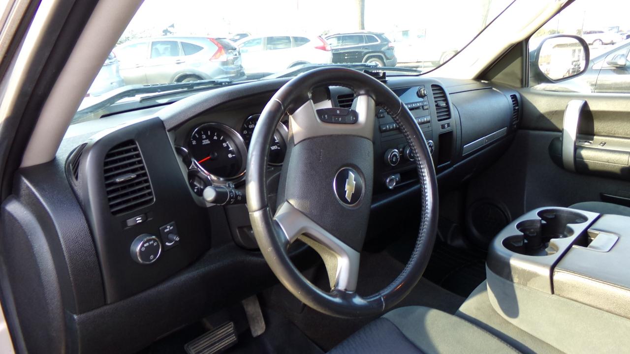 Chevrolet Silverado 1500 2WD Crew Cab 143.5" LT 2009