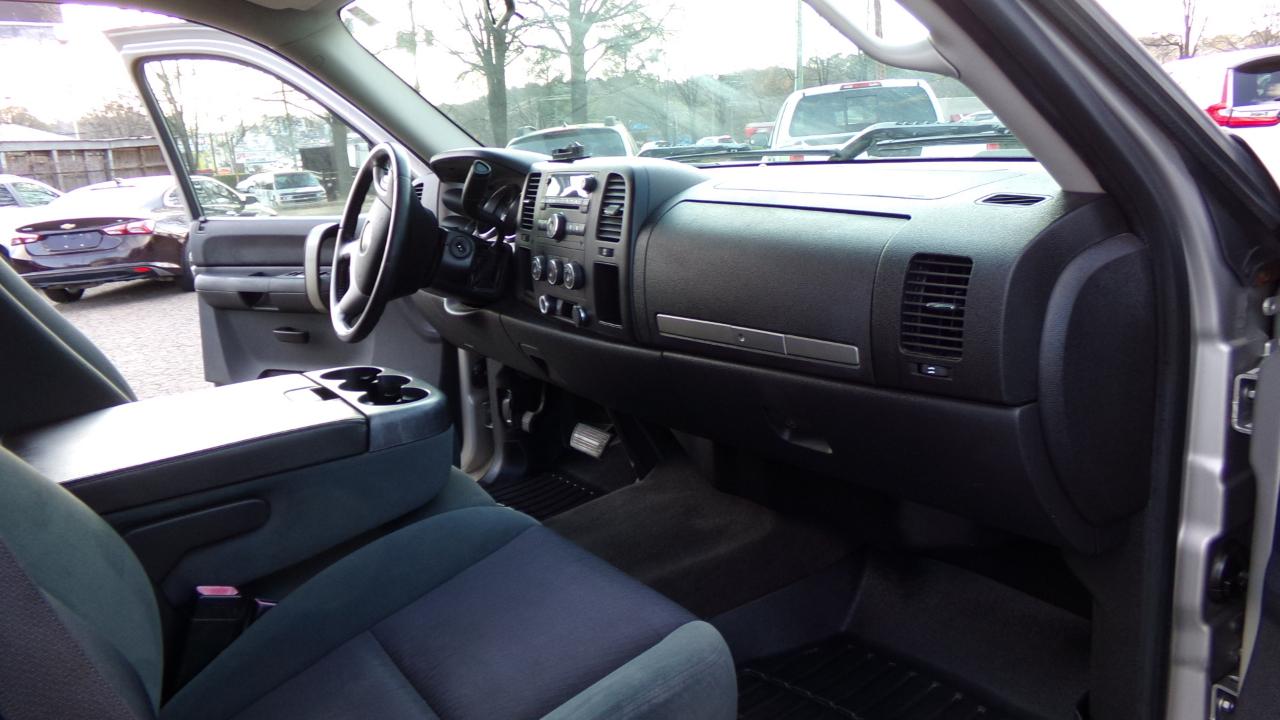 Chevrolet Silverado 1500 2WD Crew Cab 143.5" LT 2009