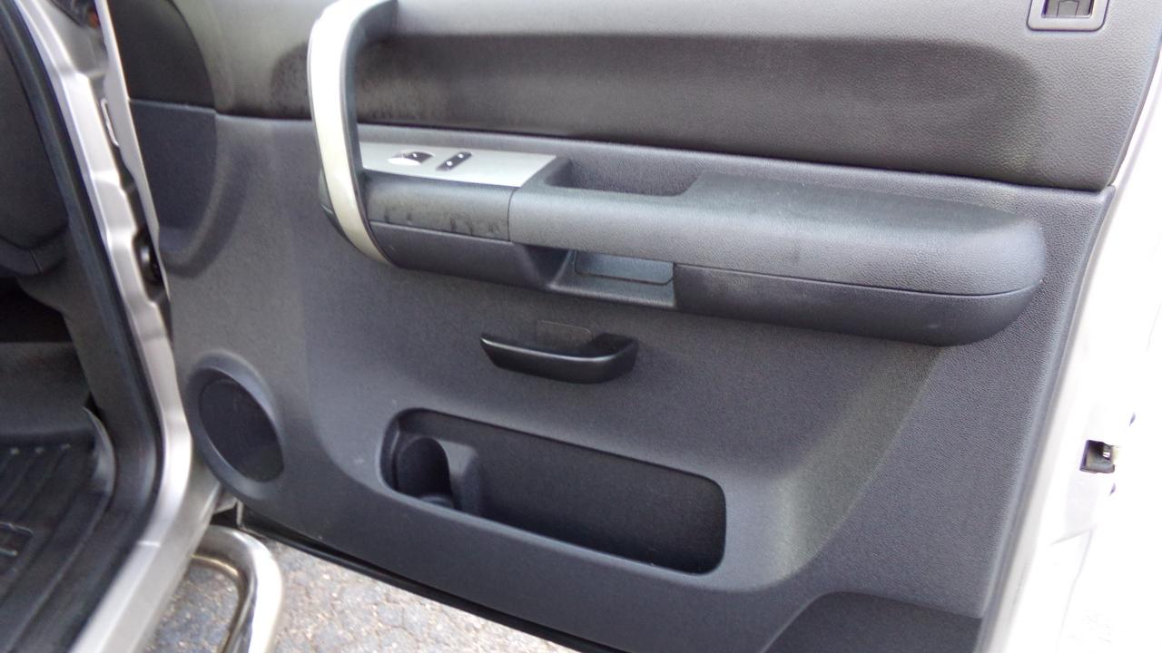 Chevrolet Silverado 1500 2WD Crew Cab 143.5" LT 2009