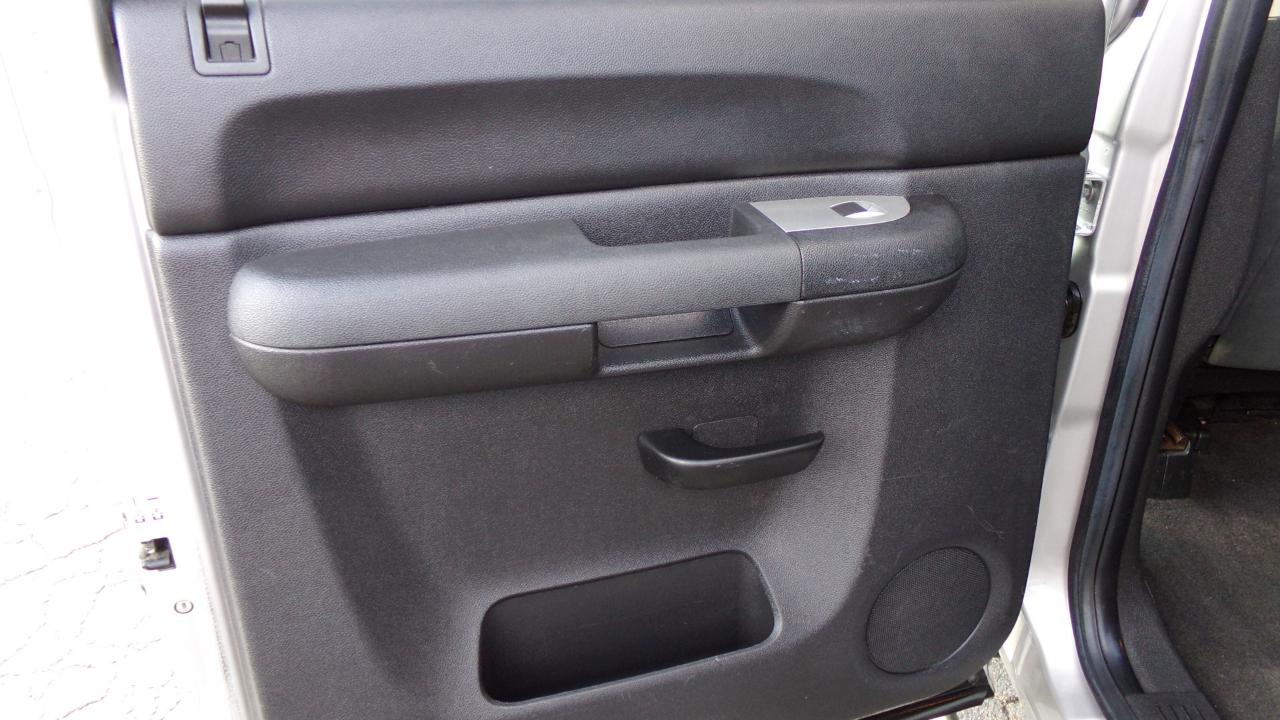 Chevrolet Silverado 1500 2WD Crew Cab 143.5" LT 2009