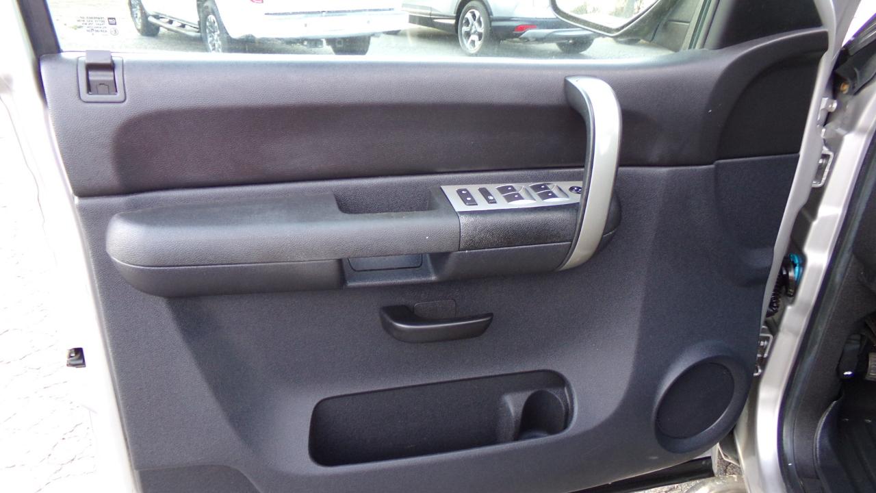 Chevrolet Silverado 1500 2WD Crew Cab 143.5" LT 2009