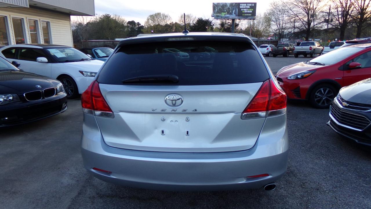 Toyota Venza 4dr Wgn I4 FWD (Natl) 2009