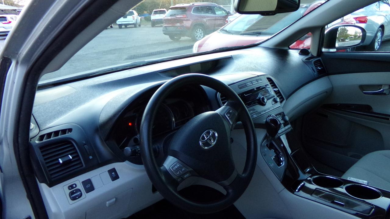 Toyota Venza 4dr Wgn I4 FWD (Natl) 2009