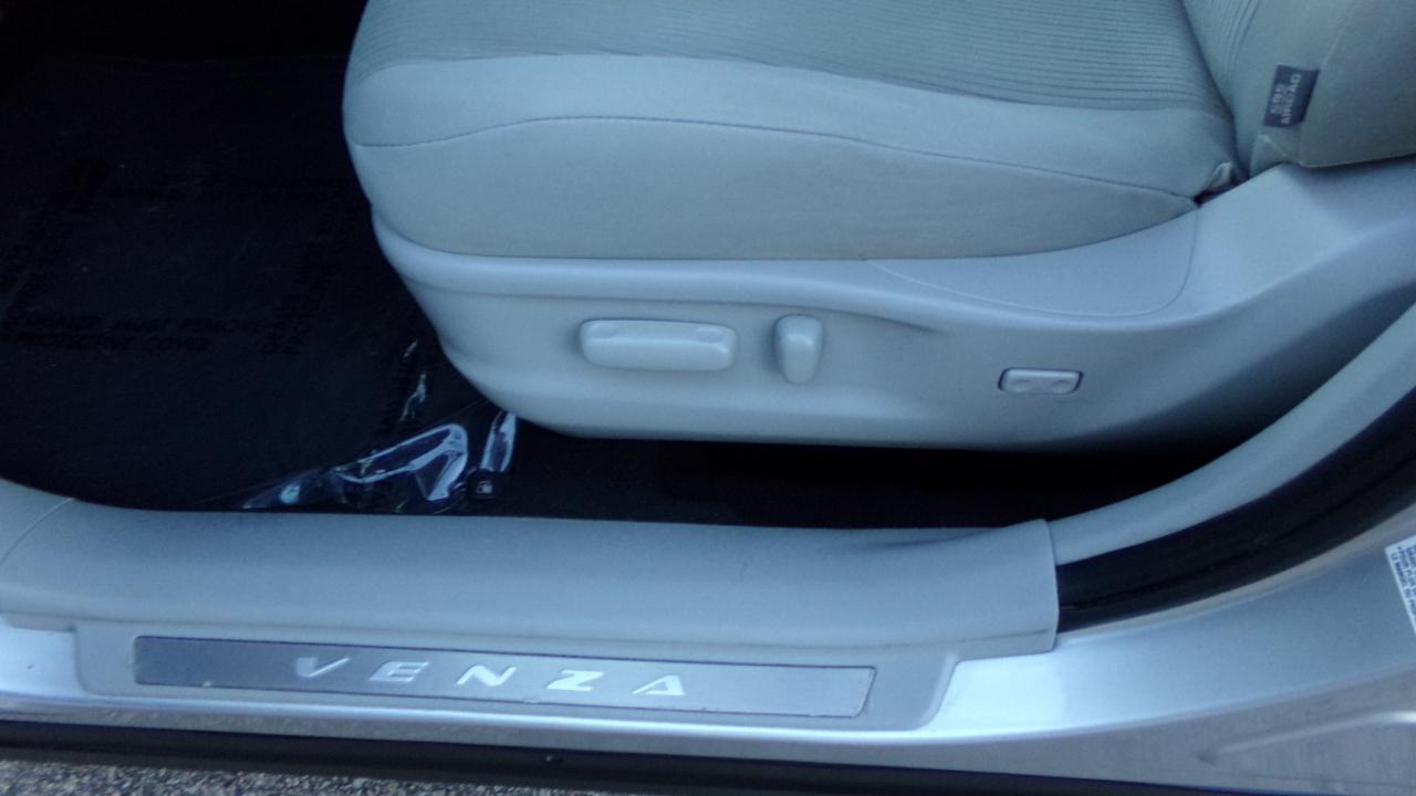 Toyota Venza 4dr Wgn I4 FWD (Natl) 2009