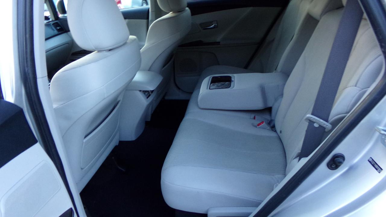 Toyota Venza 4dr Wgn I4 FWD (Natl) 2009