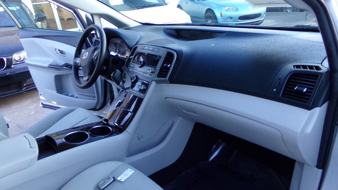 Toyota Venza 4dr Wgn I4 FWD (Natl) 2009