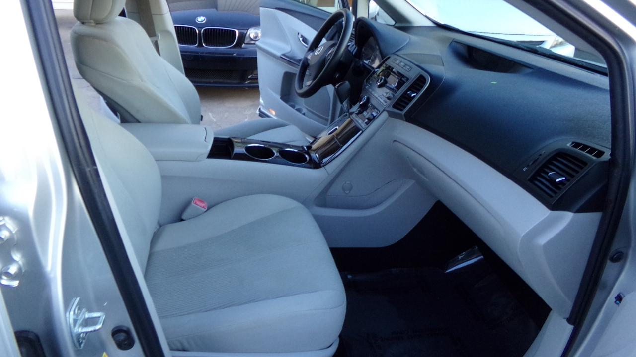 Toyota Venza 4dr Wgn I4 FWD (Natl) 2009