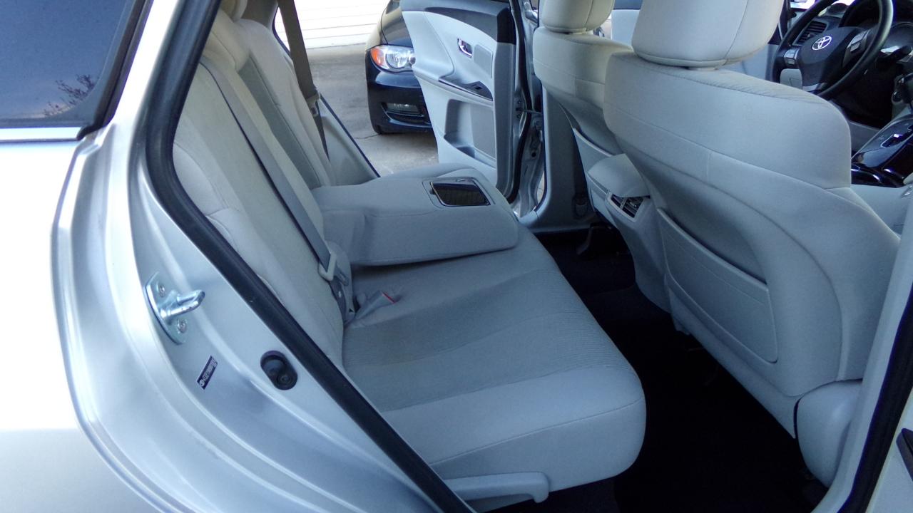 Toyota Venza 4dr Wgn I4 FWD (Natl) 2009