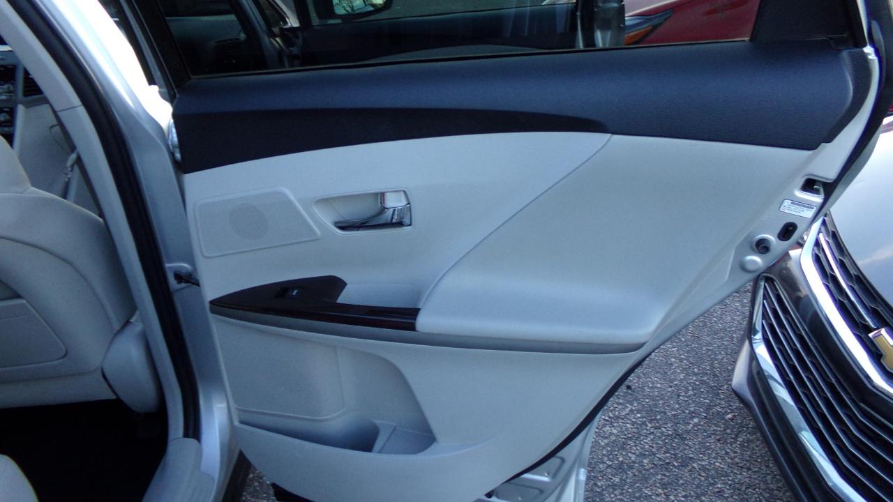Toyota Venza 4dr Wgn I4 FWD (Natl) 2009