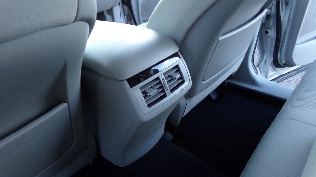 Toyota Venza 4dr Wgn I4 FWD (Natl) 2009