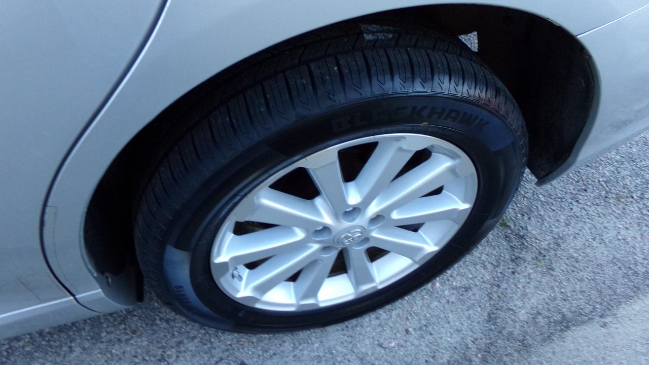Toyota Venza 4dr Wgn I4 FWD (Natl) 2009